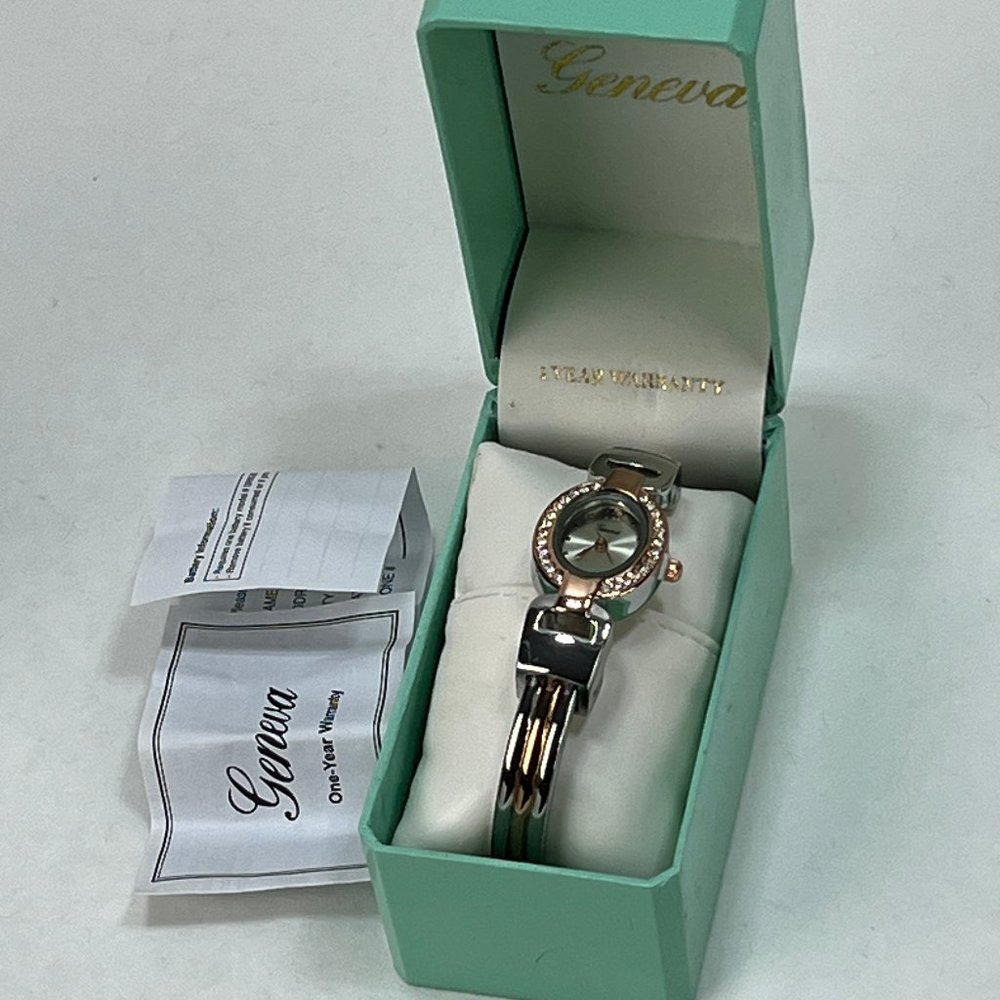 NIB Women's Geneva Quartz Watch  Bracelet accents with crystals